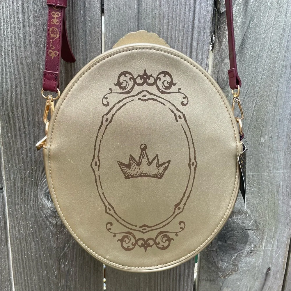 Disney Snow White Magic Mirror Crossbody Purse - 3-Way Lenticular Effect - Picture 2 of 16